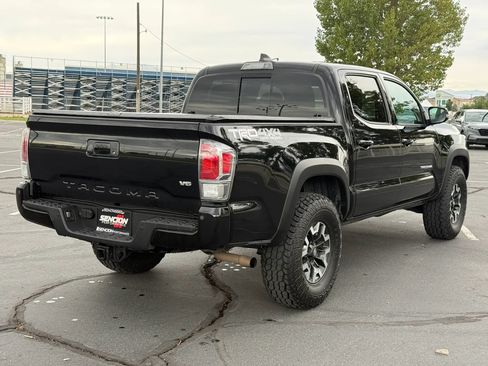 Used 2023 Toyota Tacoma TRD Off-Road w/ TRD Premium Off Road Package AWD/4WD image 7