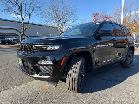New 2025 Jeep Grand Cherokee Limited image 3
