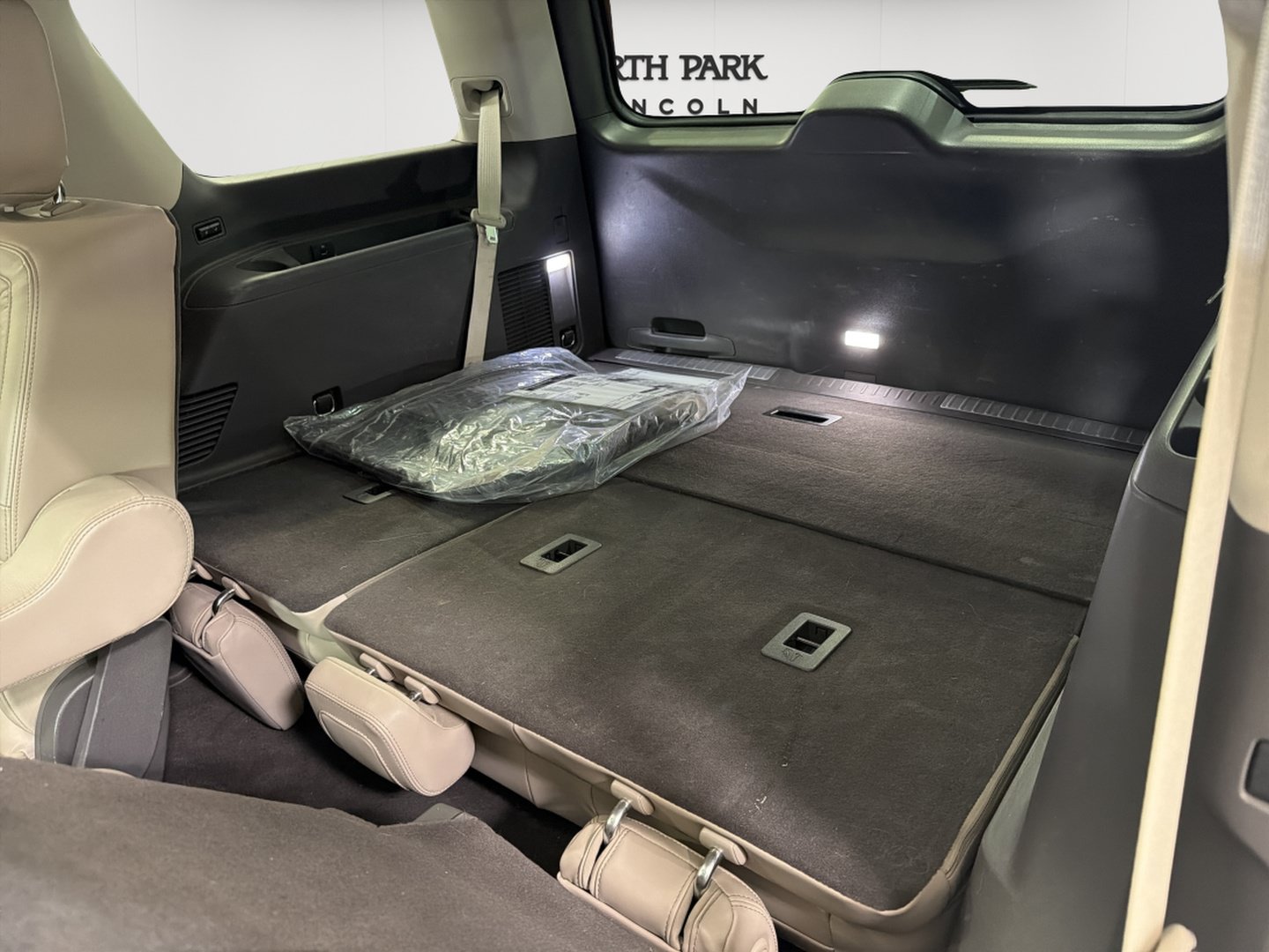 Used 2023 Lincoln Navigator Reserve AWD/4WD image 13