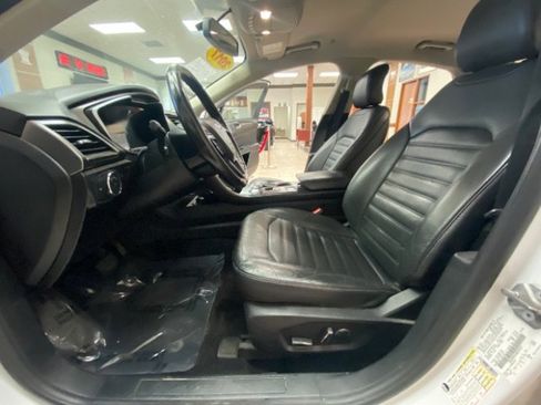 Used 2017 Ford Fusion Energi SE FWD image 16