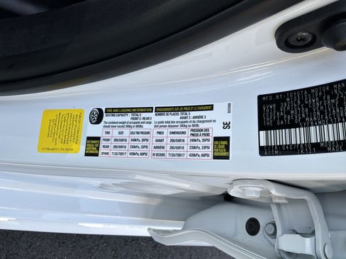 Used 2026 Toyota Corolla LE FWD image 34