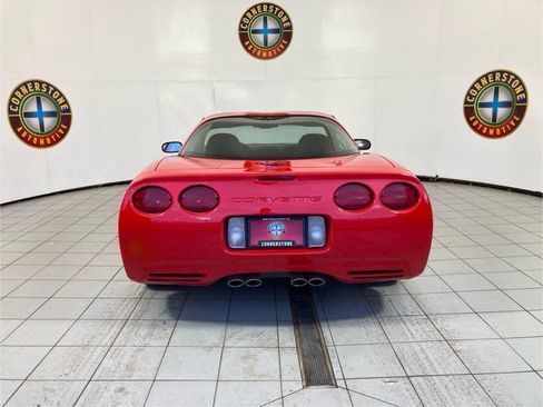 Used 2000 Chevrolet Corvette Coupe w/ Performance Handling Pkg image 12