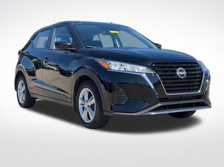 Used 2025 Nissan Kicks Play S FWD 360° Tour