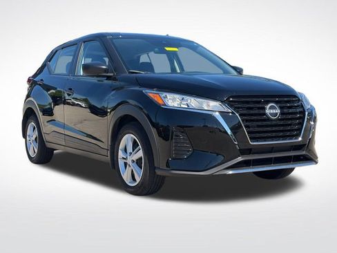 Used 2025 Nissan Kicks Play S FWD image 1