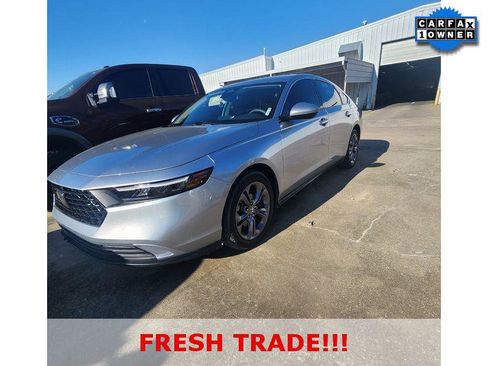 Used 2023 Honda Accord EX image 2