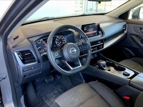 Used 2022 Nissan Rogue SV AWD/4WD image 18