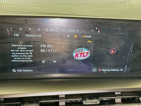Used 2024 Kia Telluride LX FWD image 13