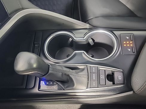 Used 2019 Toyota Camry XLE w/ Navigation Package image 30