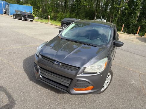 Used 2016 Ford Escape S image 3