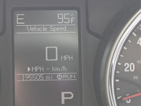 Used 2012 Jeep Grand Cherokee Laredo AWD/4WD image 11