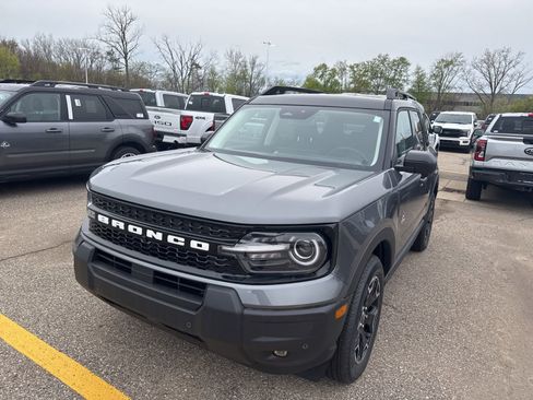 New 2026 Ford Bronco Sport Outer Banks w/ Outer Banks Tech Package+ AWD/4WD image 3