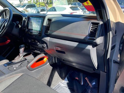 Used 2022 Nissan Frontier Pro-X image 15