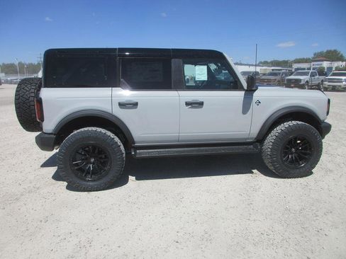 New 2026 Ford Bronco Outer Banks AWD/4WD image 3