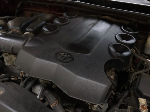 Used 2012 Toyota 4Runner SR5 w/ Convenience Pkg image 25