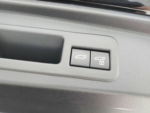 Used 2025 Toyota 4Runner Limited image 46