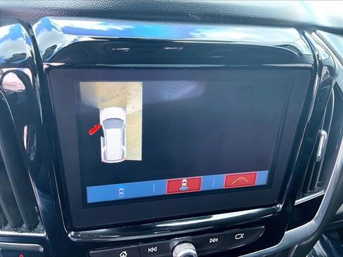 Used 2019 Chevrolet Traverse Premier w/ Driver Confidence II Package FWD image 22