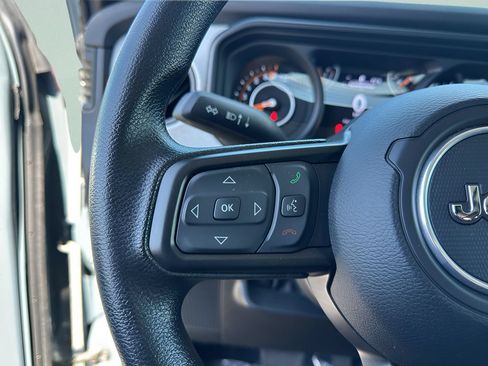Used 2025 Jeep Gladiator Sport AWD/4WD image 20