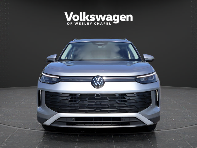 Used 2025 Volkswagen Tiguan S AWD/4WD image 3