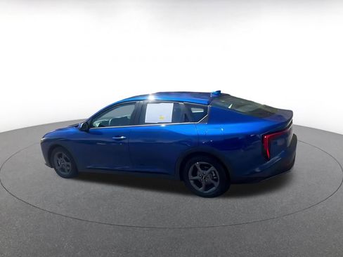 Used 2025 Kia K4 LXS image 9