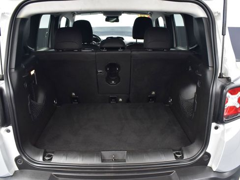 Used 2020 Jeep Renegade Altitude image 5