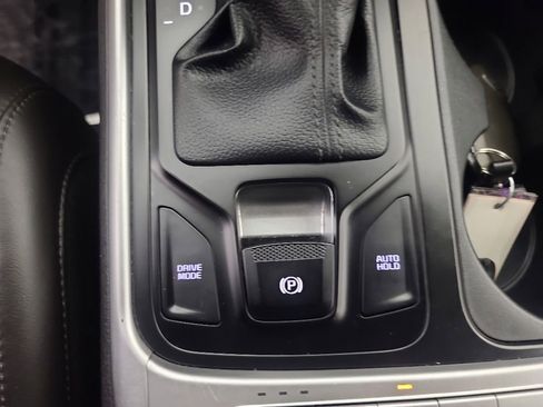 Used 2025 Kia Carnival FWD image 39