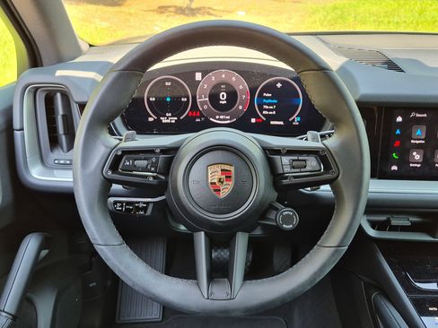 Certified 2024 Porsche Cayenne AWD/4WD image 7