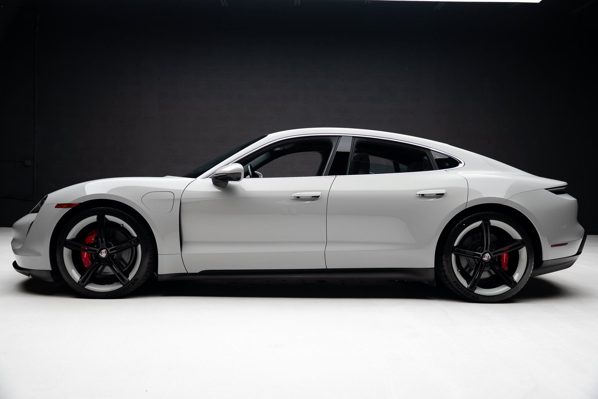 Used 2022 Porsche Taycan 4S AWD/4WD image 17