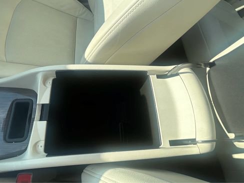 Used 2024 Chevrolet Malibu LT image 38