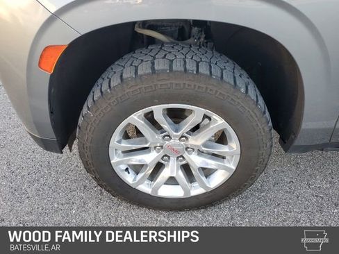 Used 2022 GMC Yukon XL SLT w/ SLT Luxury Package image 11