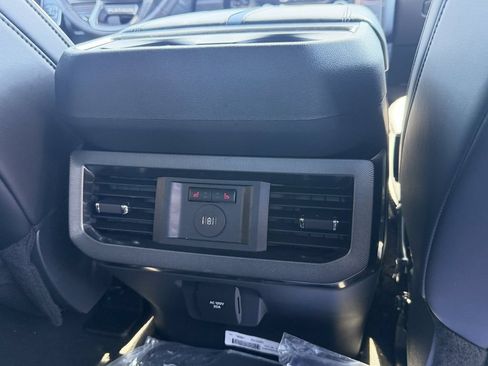 New 2026 Ford F250 Platinum w/ Tremor Off-Road Package AWD/4WD image 18