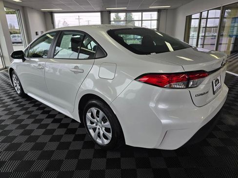 Used 2024 Toyota Corolla LE image 5