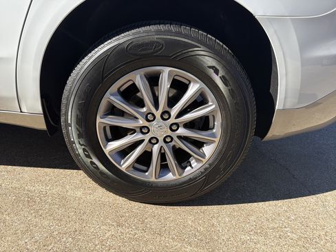 Used 2022 Buick Enclave Premium image 29