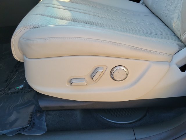 Certified 2026 Genesis GV80 2.5T RWD image 19
