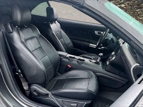 Used 2018 Ford Mustang Premium image 7