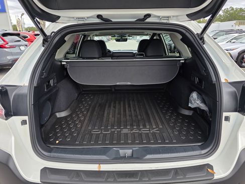 Certified 2025 Subaru Outback Onyx Edition XT w/ Popular Package #2 image 9