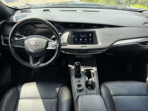 Used 2022 Cadillac XT4 Premium Luxury w/ Safety Alert Package AWD/4WD image 9