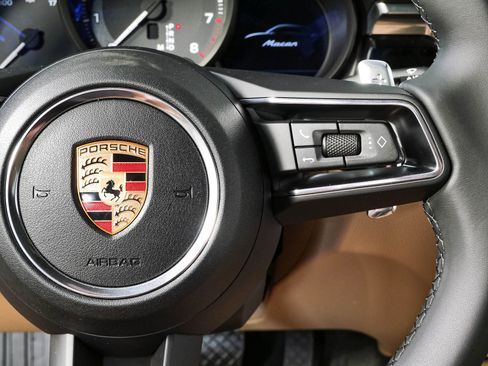 New 2026 Porsche Macan AWD/4WD image 12