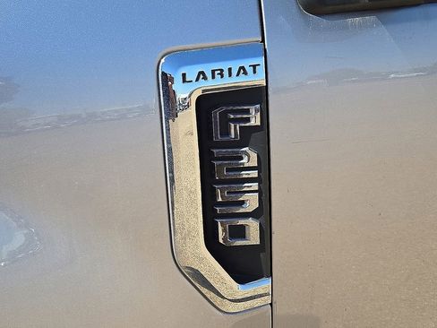 Used 2022 Ford F250 Lariat w/ Lariat Ultimate Package image 12