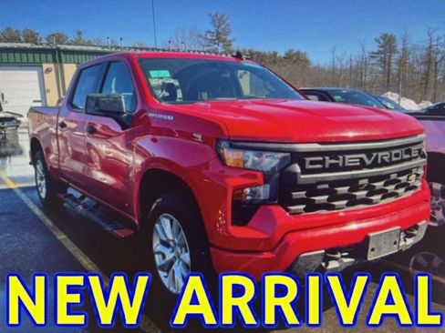 Used 2024 Chevrolet Silverado 1500 Custom image 2