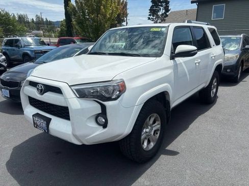 Certified 2019 Toyota 4Runner SR5 Premium AWD/4WD image 4