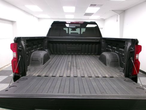Used 2023 Chevrolet Silverado 1500 High Country AWD/4WD image 11