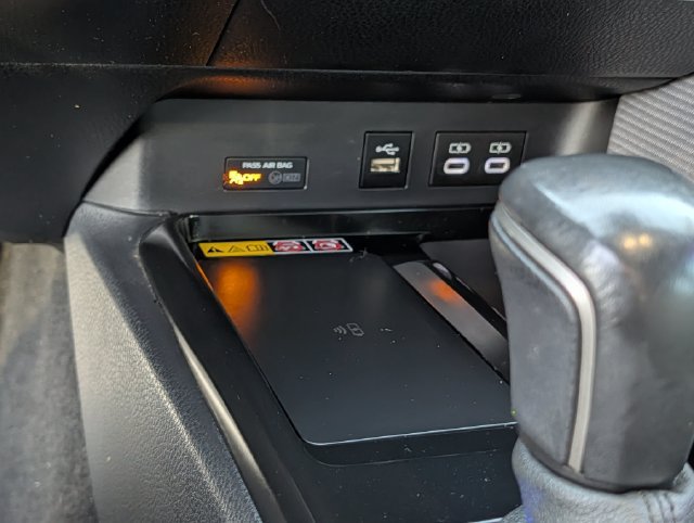 Used 2025 Toyota Camry SE w/ Convenience Package FWD image 17