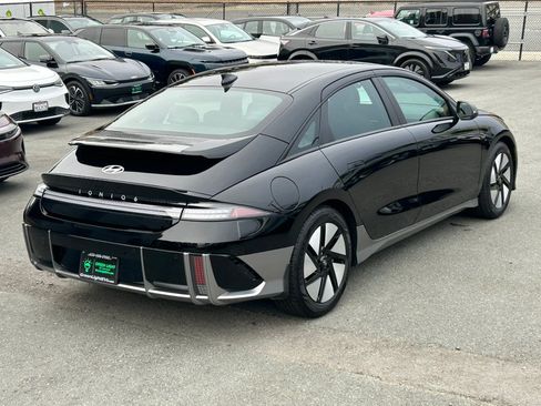 Used 2024 Hyundai Ioniq 6 SE RWD image 5