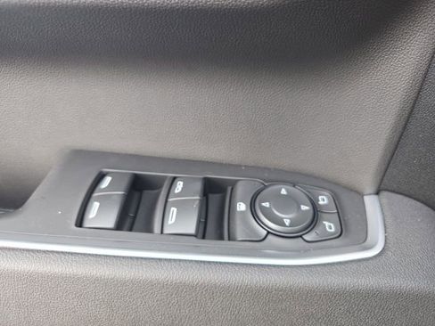 Used 2026 GMC Sierra 1500 SLE w/ Preferred Package image 32