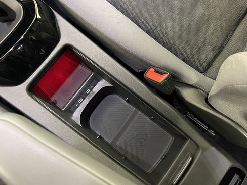 Used 2022 Volkswagen ID.4 Pro image 30