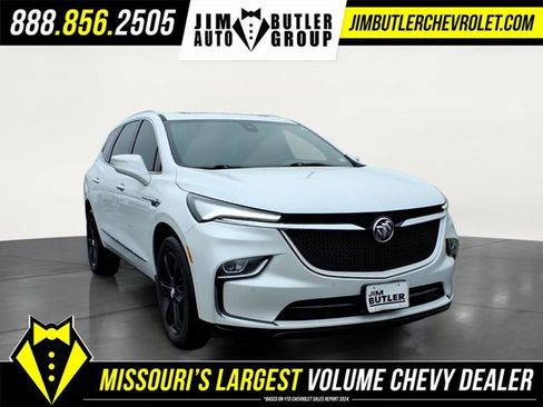 Used 2023 Buick Enclave Essence w/ Experience Buick Package image 5