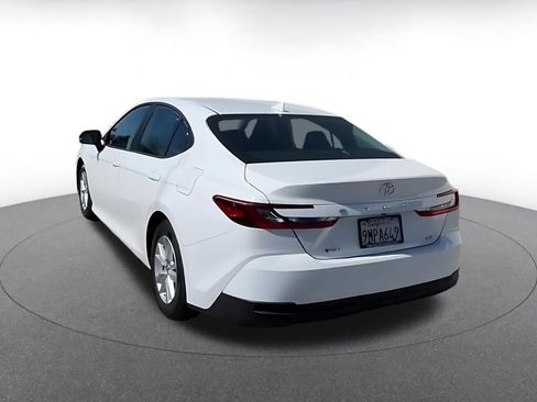 Used 2025 Toyota Camry LE image 11