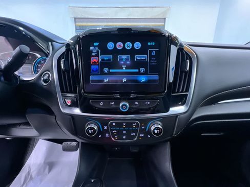 Used 2019 Chevrolet Traverse LT FWD image 28