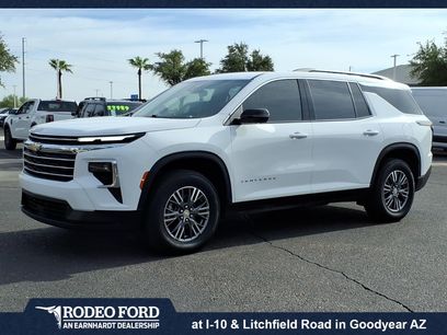 Used 2025 Chevrolet Traverse LT w/ Driver Confidence Package