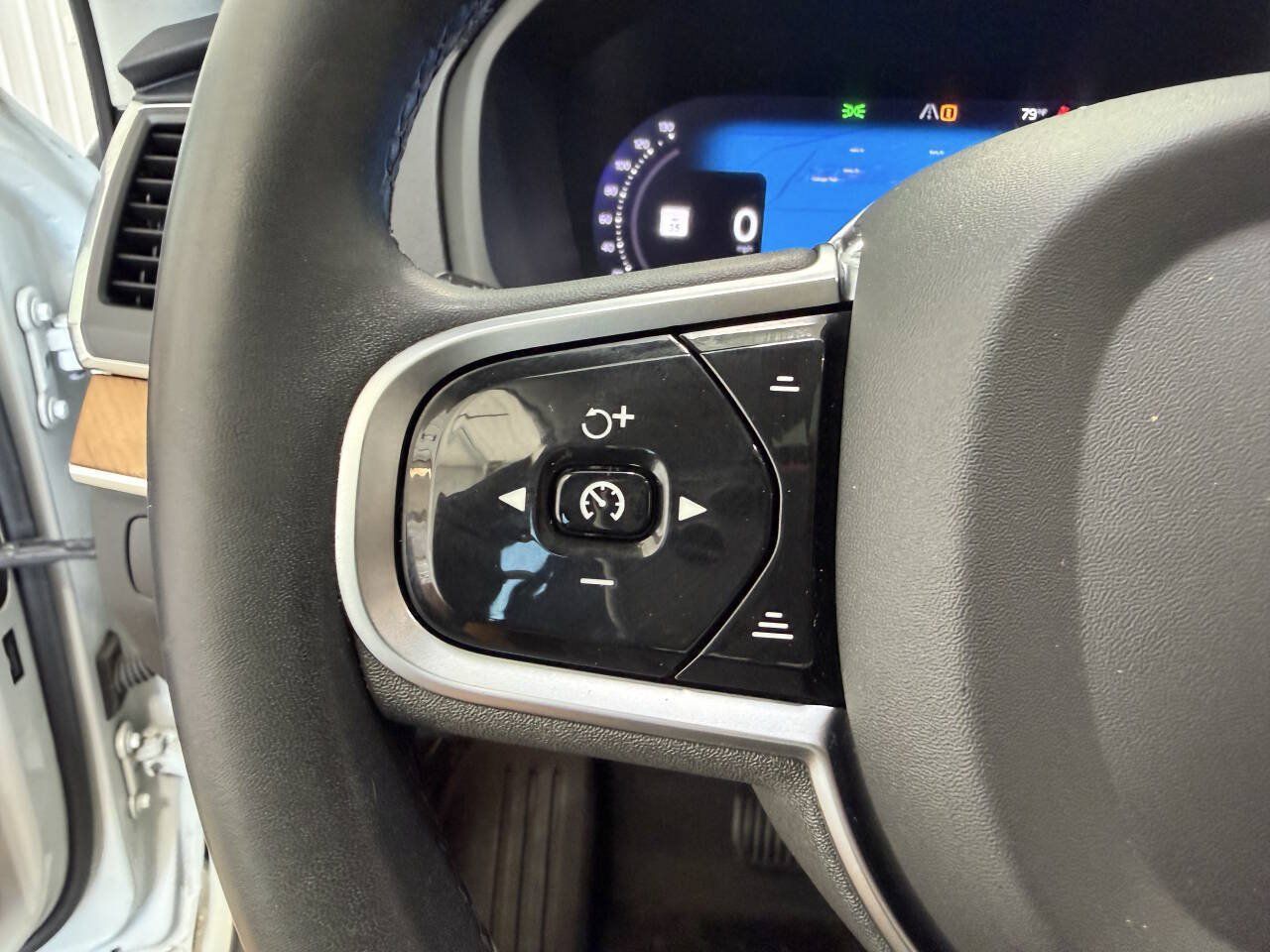 Used 2023 Volvo XC90 T8 Core AWD/4WD image 18